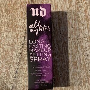 Urban Decay All Nighter Makeup Setting Spray - Purple and Black